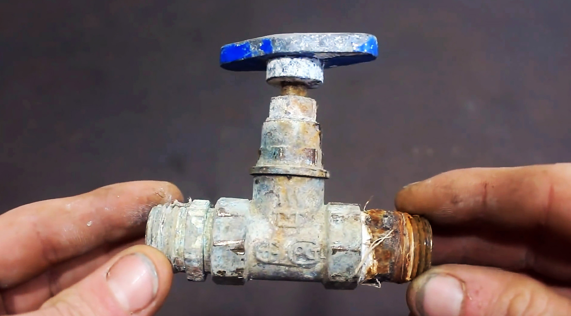 Как определить, почему гудит водопроводный кран, и устранить причину?