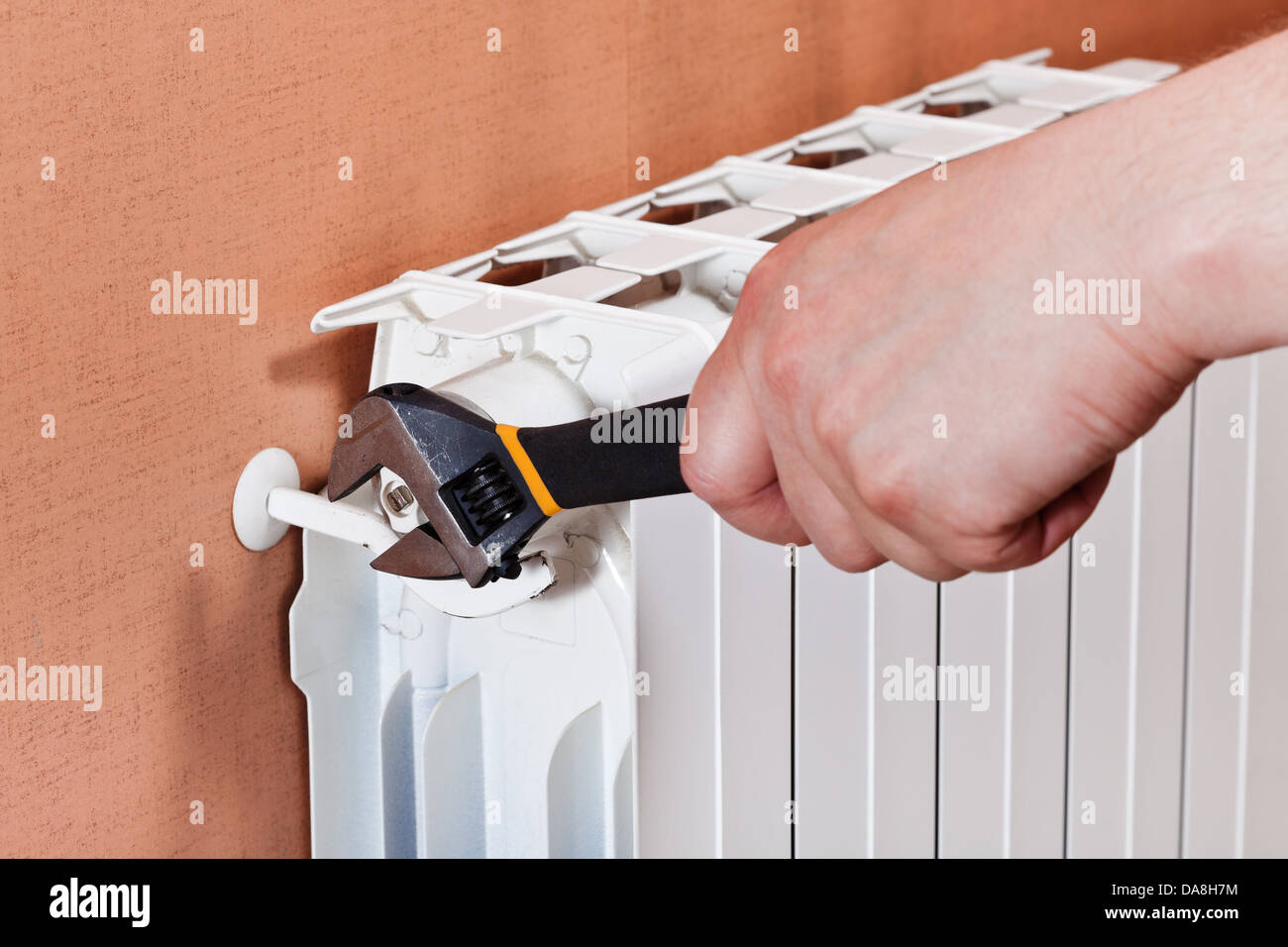 Почему шумят батареи отопления в квартире: причины, способы устранения, профилактика