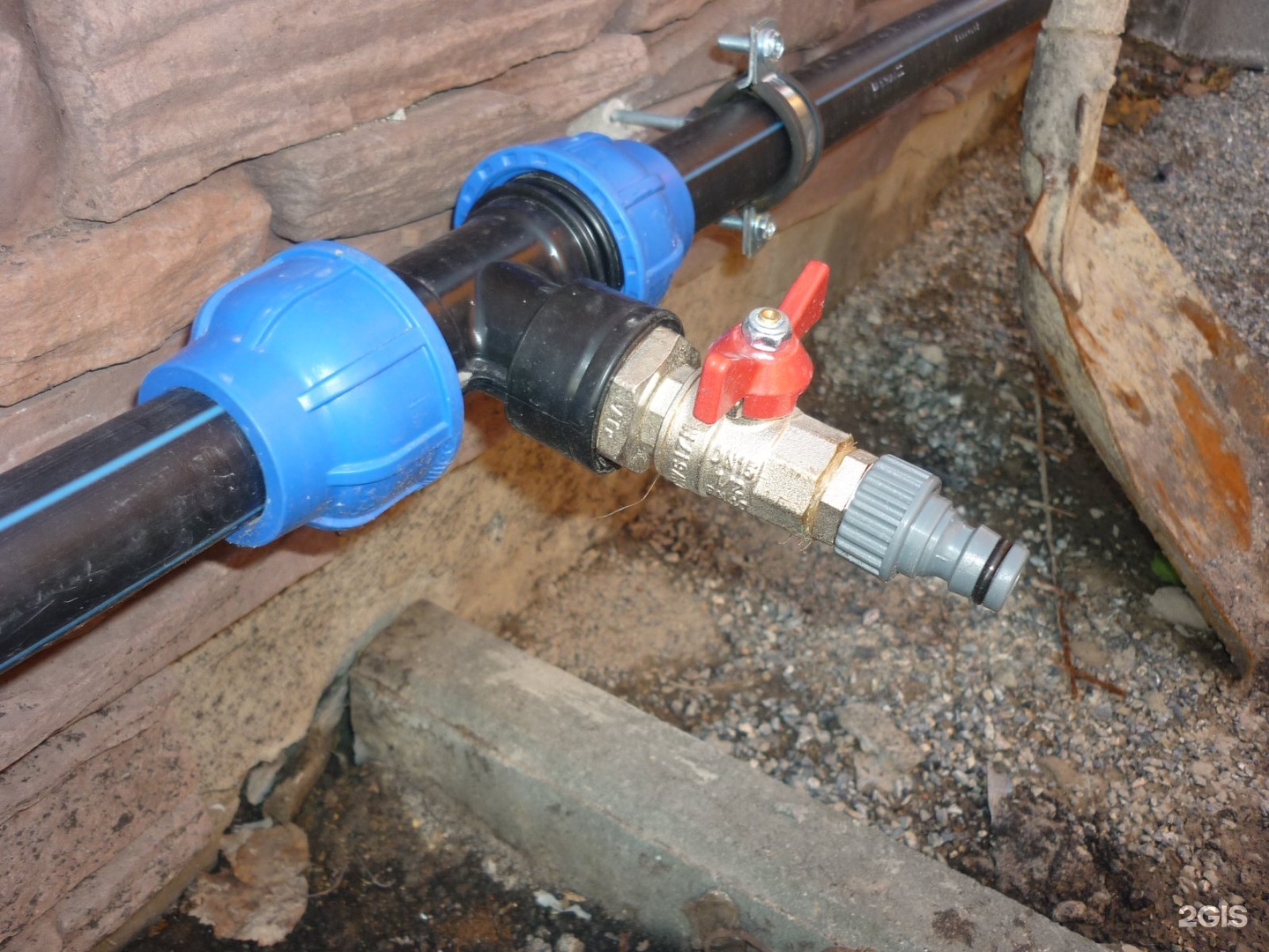 Водопроводные трубы ПНД для холодного водоснабжения, характеристика и монтаж полиэтиленового водопровода и фитингов