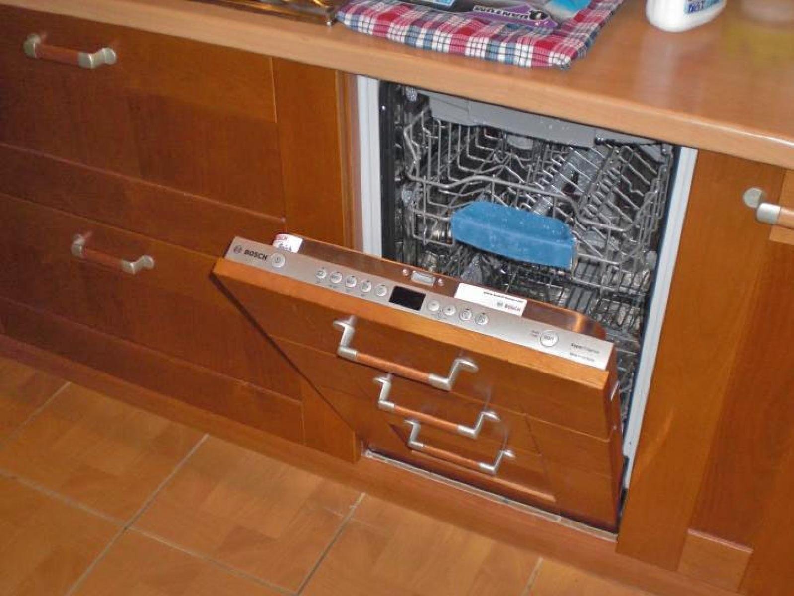 Установка встраиваемой посудомоечной машины – инструкция по монтажу с видео материалами